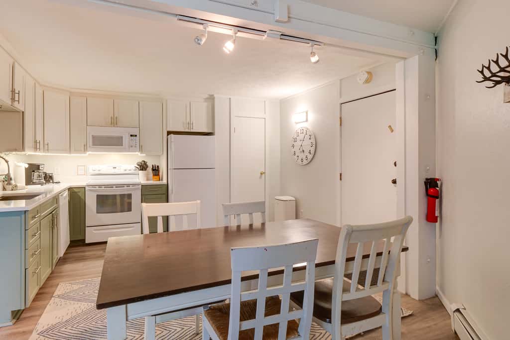 Pool & Hot Tub Access! Silverthorne Basecamp