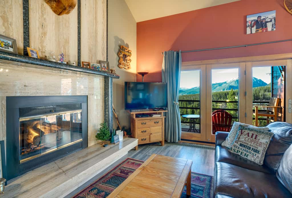 All-Season Base w/ Epic Views in Silverthorne!