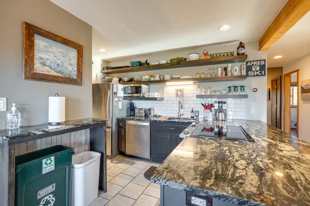 All-Season Base w/ Epic Views in Silverthorne!