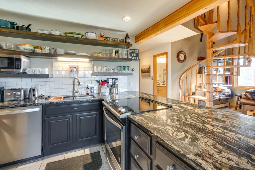 All-Season Base w/ Epic Views in Silverthorne!
