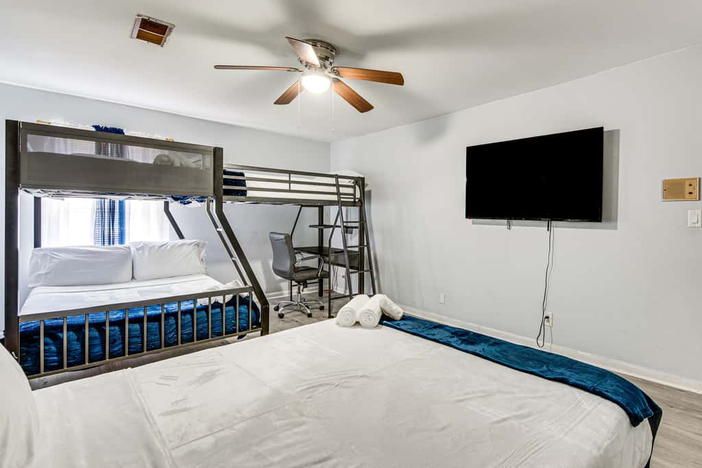Spacious Home w/ Hot Tub, 14 Mi to Downtown ATL!
