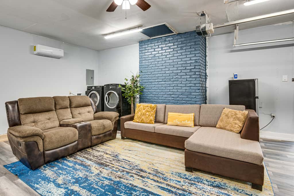 Spacious Home w/ Hot Tub, 14 Mi to Downtown ATL!