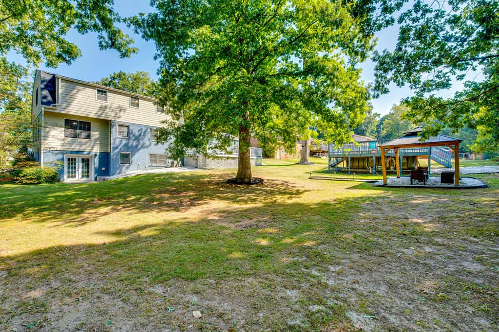 Spacious Home w/ Hot Tub, 14 Mi to Downtown ATL!