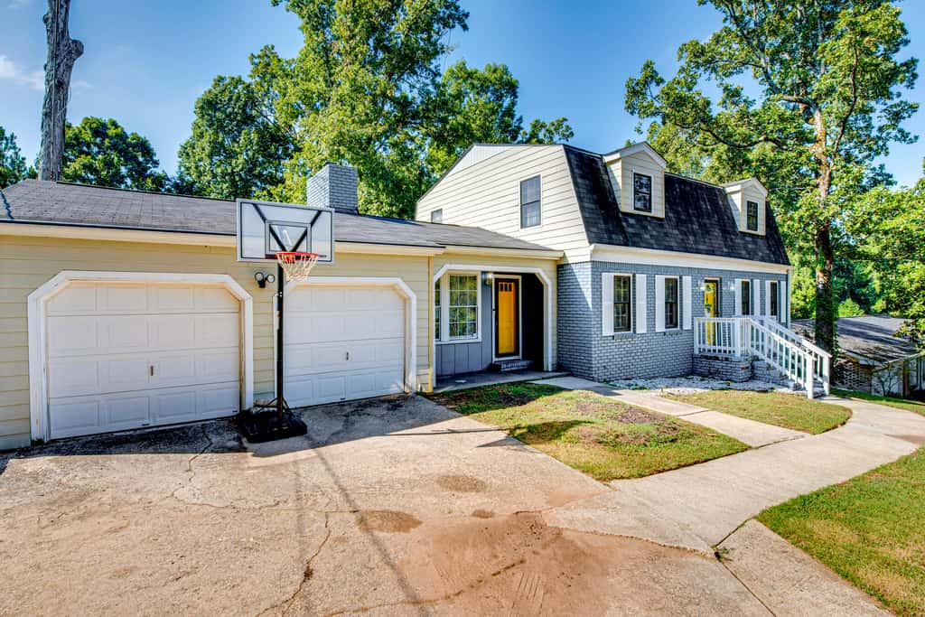Spacious Home w/ Hot Tub, 14 Mi to Downtown ATL!