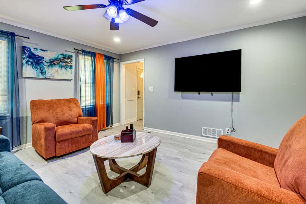Spacious Home w/ Hot Tub, 14 Mi to Downtown ATL!
