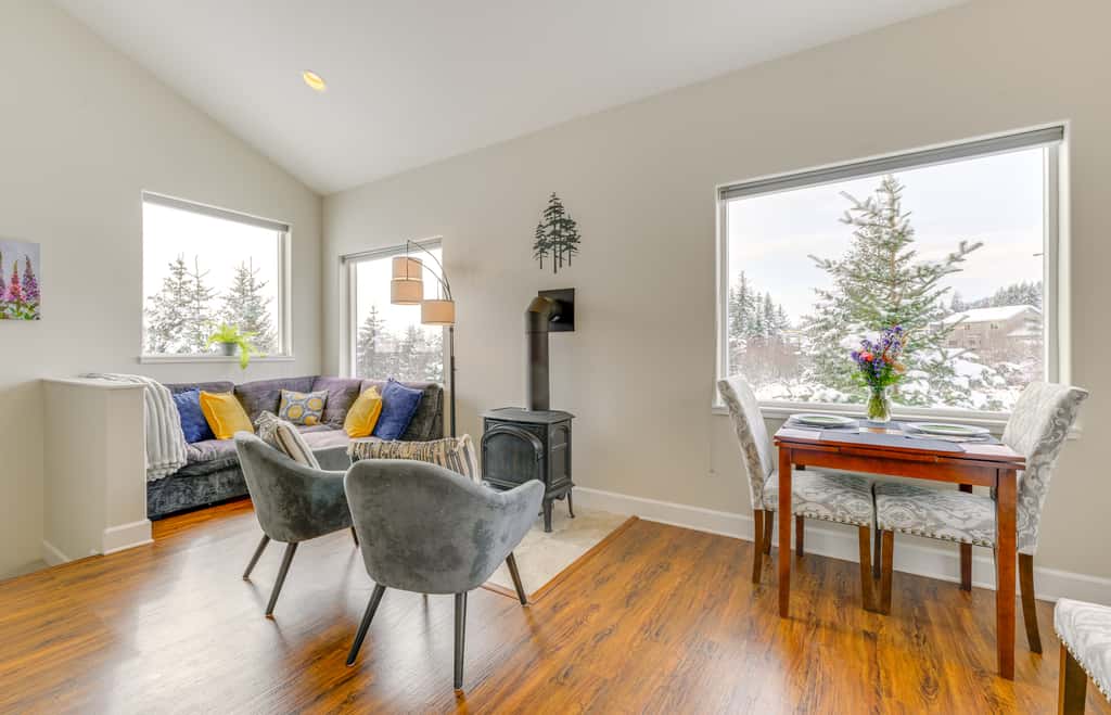 Scenic & Cozy 'Sweet Northern Comfort' in Homer!