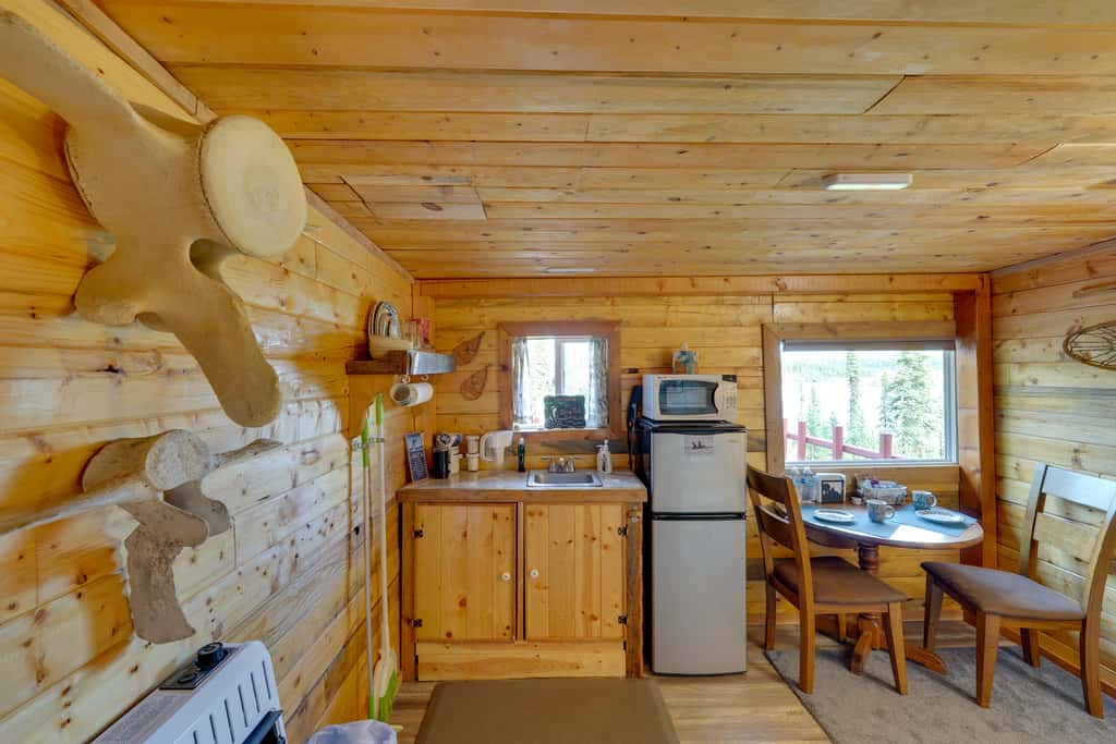 Lakefront Bliss! Ultimate Soldotna Retreat w/ Deck