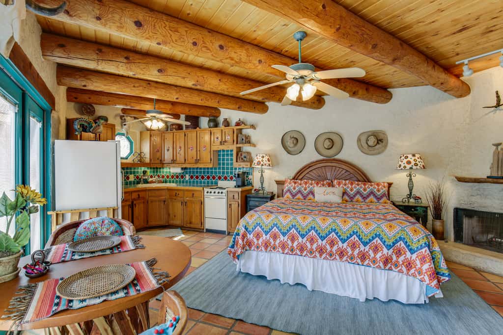 6 Mi to Texas Tech: Studio w/ Shared Pool & Grill