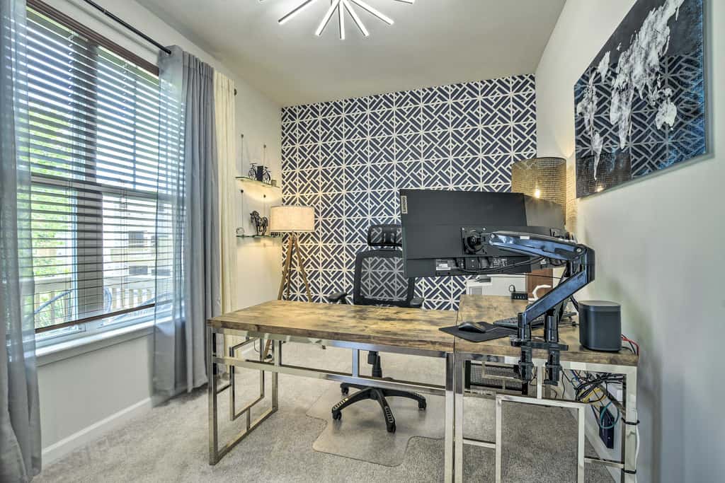 Tasteful Durham Townhome - 6 Mi to Downtown!