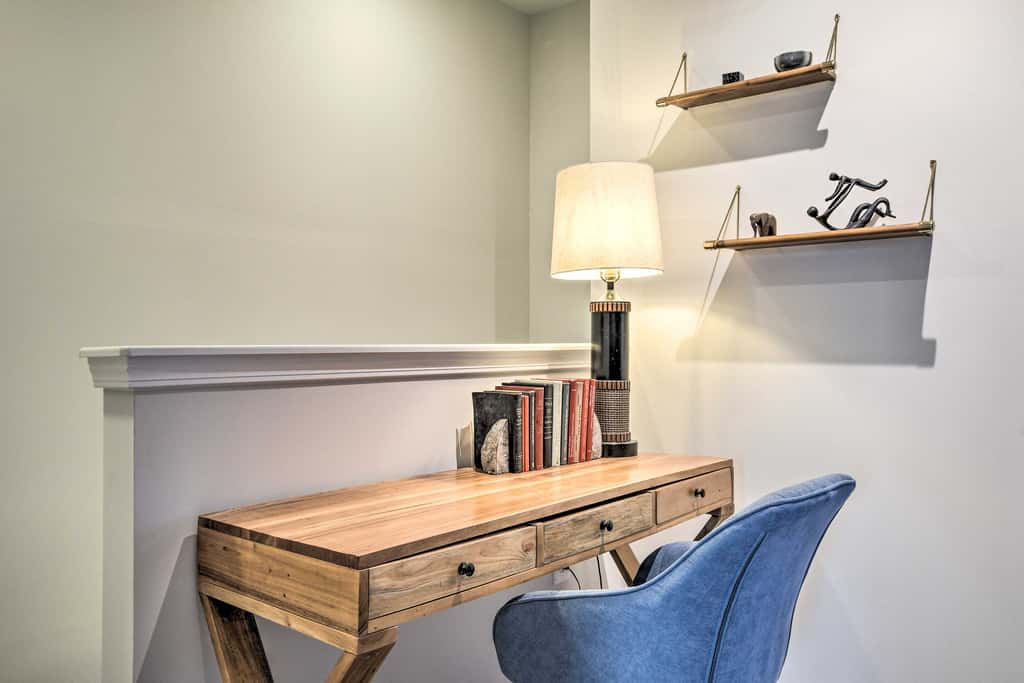 Tasteful Durham Townhome - 6 Mi to Downtown!