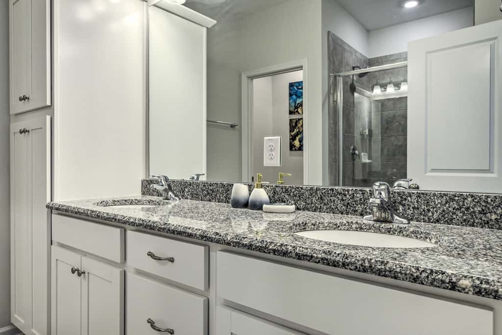 Tasteful Durham Townhome - 6 Mi to Downtown!
