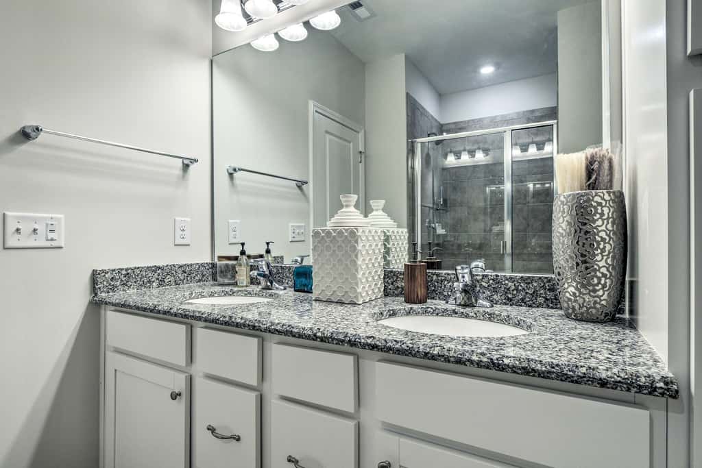 Tasteful Durham Townhome - 6 Mi to Downtown!
