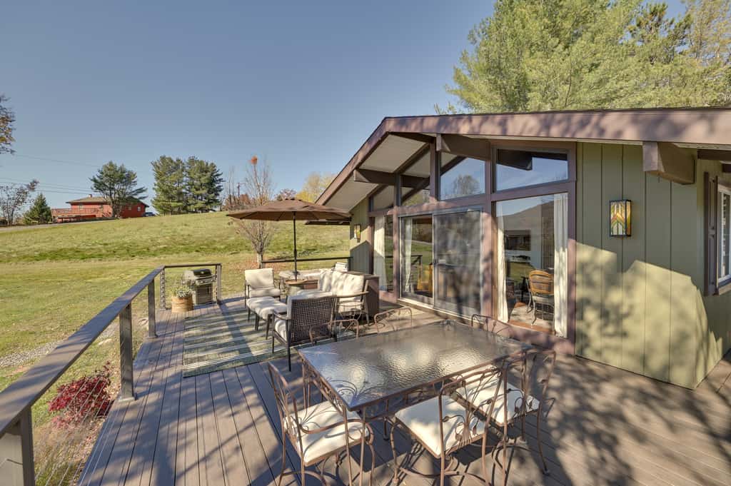 Cozy Mtn-View Chalet < 2 Mi to Windham Slopes