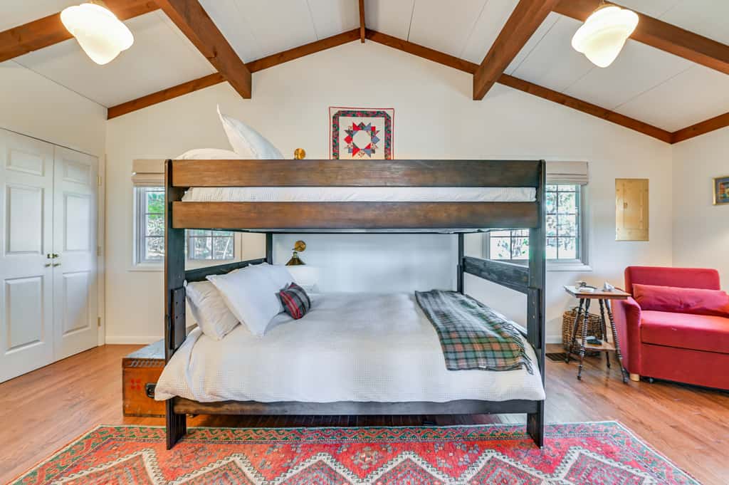 Cozy Mtn-View Chalet < 2 Mi to Windham Slopes