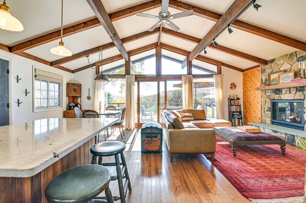 Cozy Mtn-View Chalet < 2 Mi to Windham Slopes