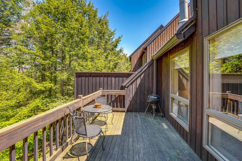 Ski, Hike & More: Year-Round Gem in Windham