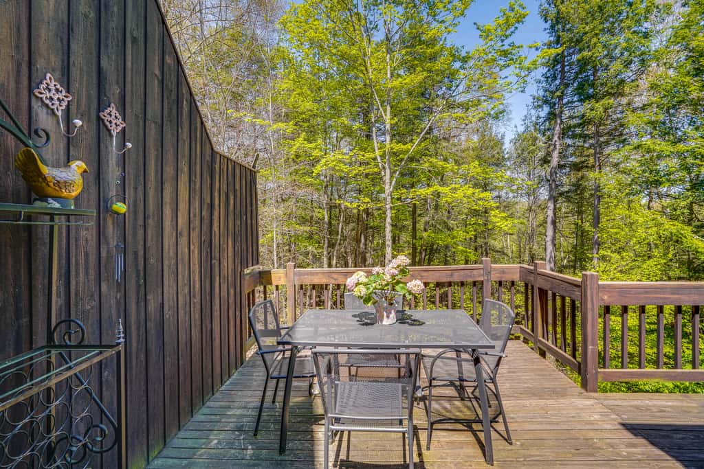 Ski, Hike & More: Year-Round Gem in Windham