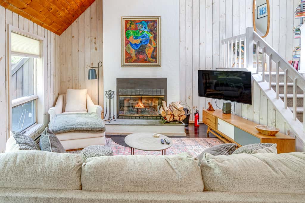 Ski, Hike & More: Year-Round Gem in Windham