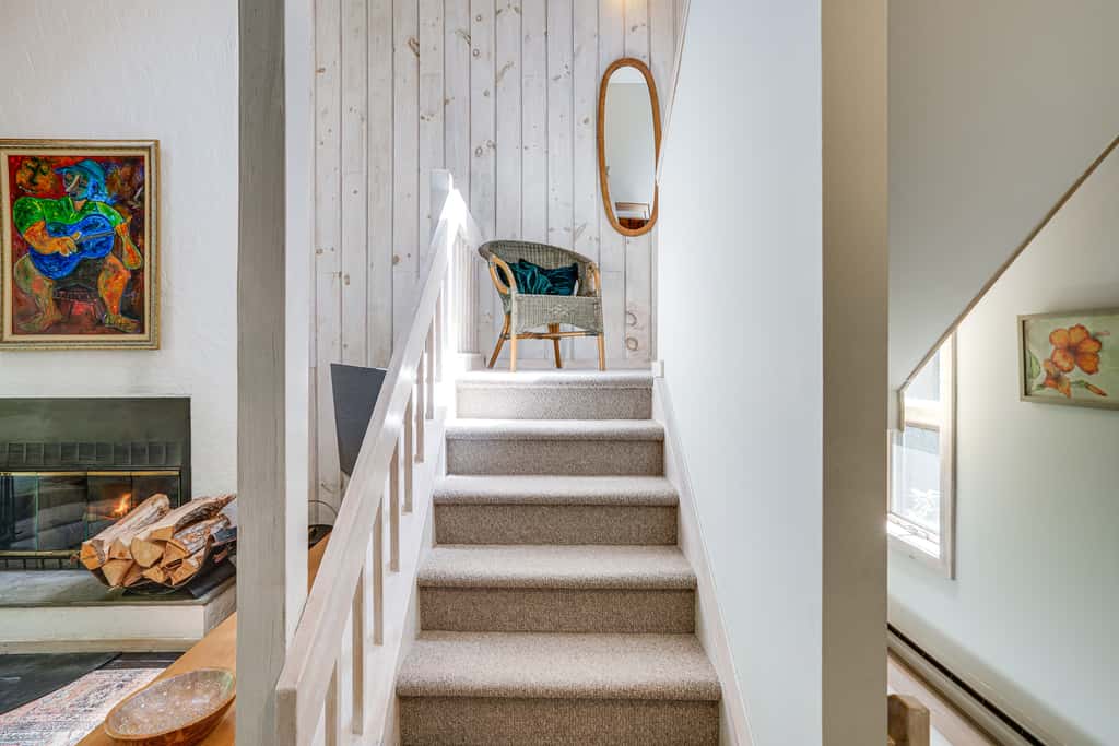 Ski, Hike & More: Year-Round Gem in Windham