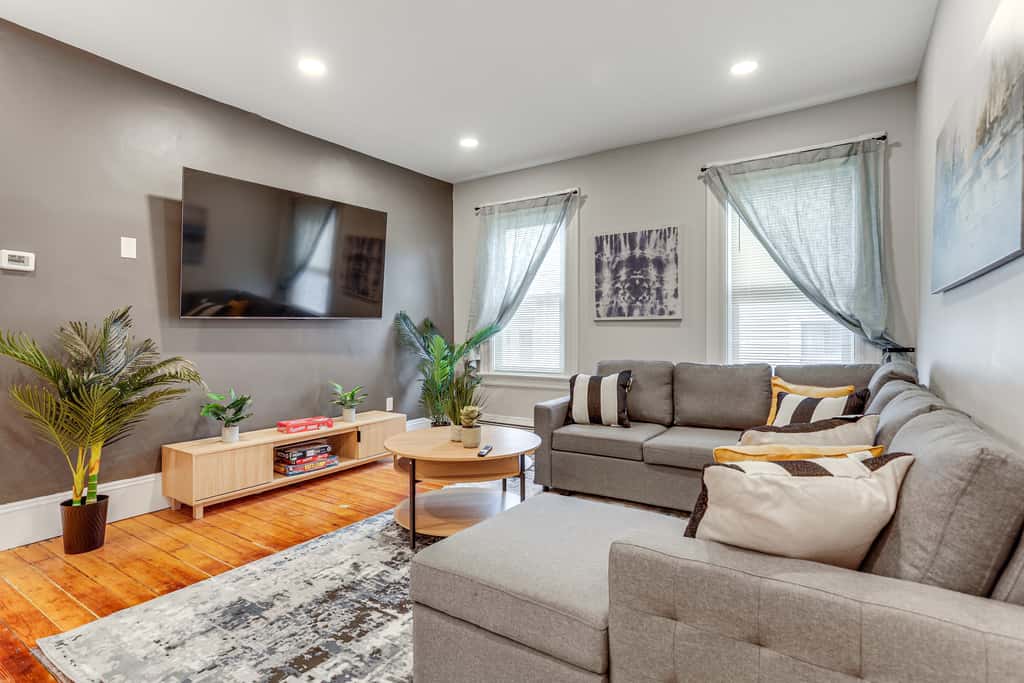 1 Mi to Dtwn: Pet-Friendly Providence Apt w/ Yard