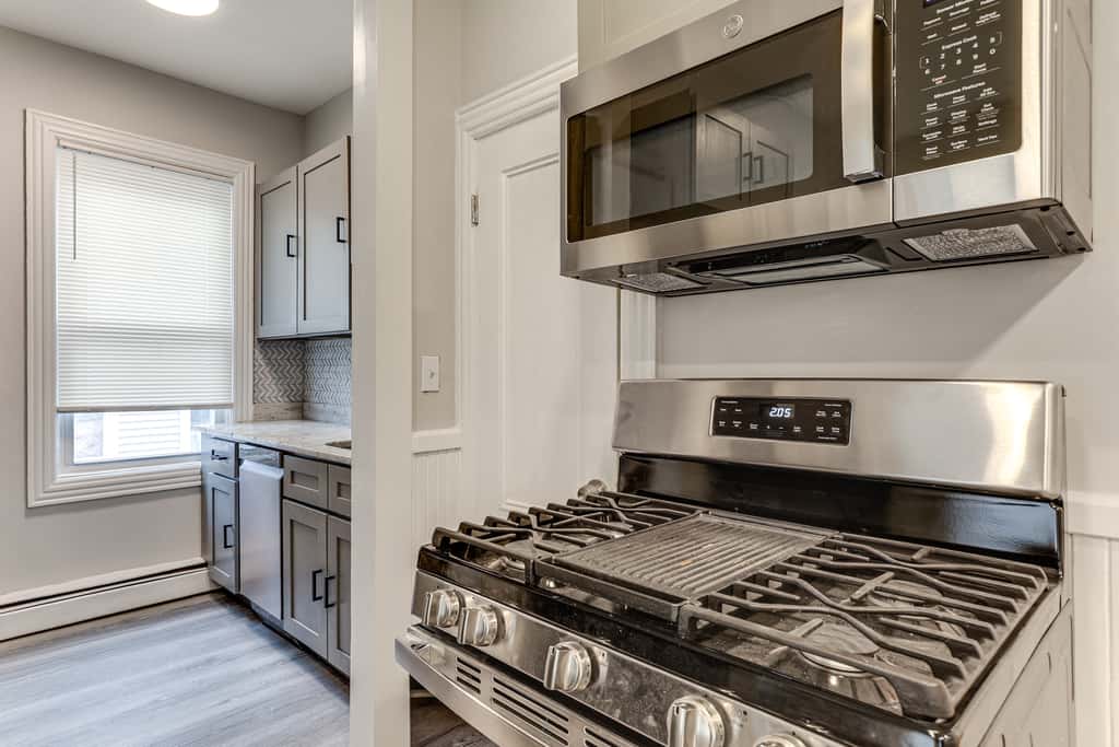 1 Mi to Dtwn: Pet-Friendly Providence Apt w/ Yard