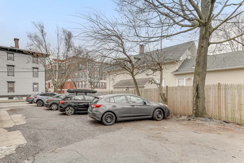 1 Mi to Dtwn: Pet-Friendly Providence Apt w/ Yard
