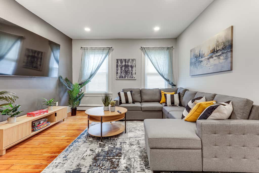 1 Mi to Dtwn: Pet-Friendly Providence Apt w/ Yard