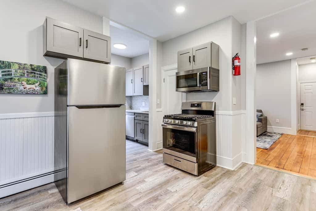 1 Mi to Dtwn: Pet-Friendly Providence Apt w/ Yard