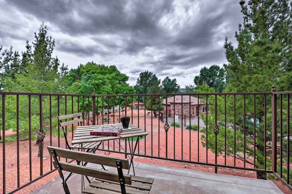Kanab Condo w/ Pool & Patio, 30 Mi to Zion NP