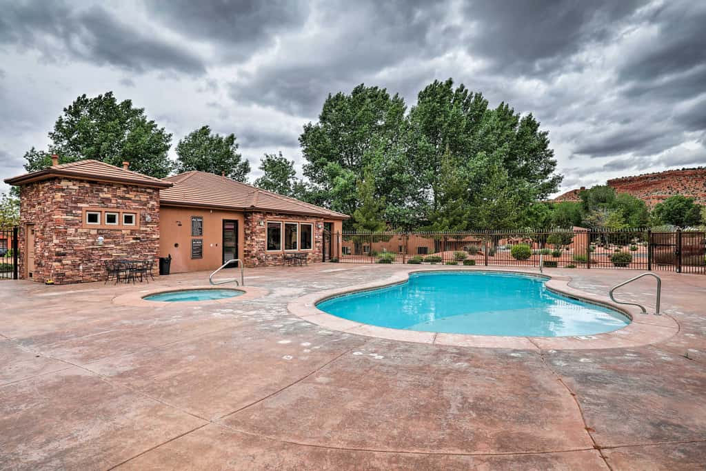 Kanab Condo w/ Pool & Patio, 30 Mi to Zion NP
