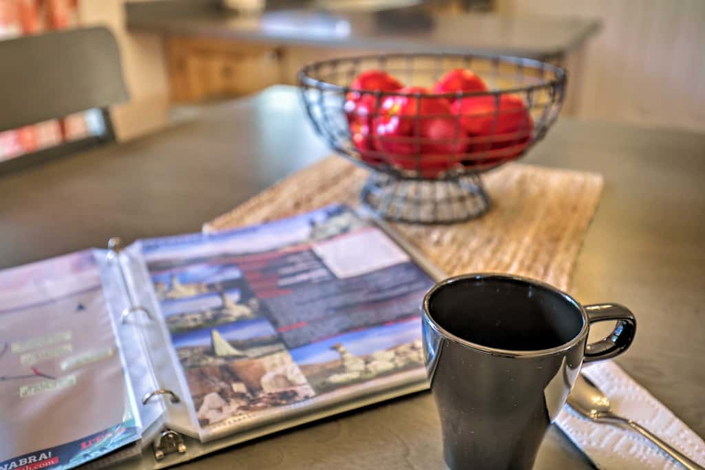 Kanab Condo w/ Pool & Patio, 30 Mi to Zion NP