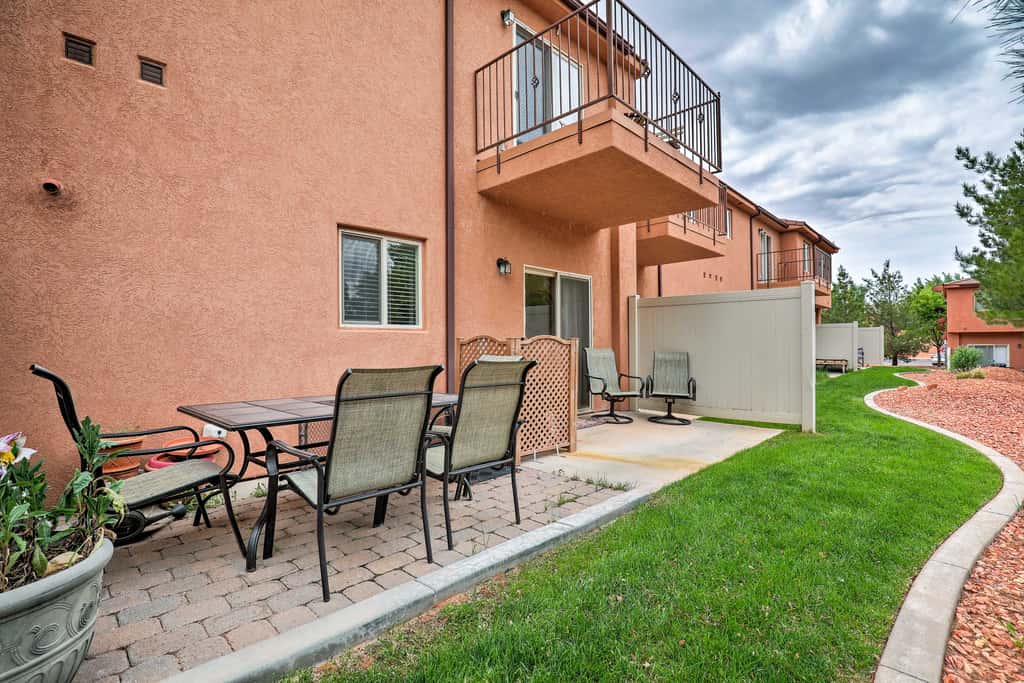 Kanab Condo w/ Pool & Patio, 30 Mi to Zion NP