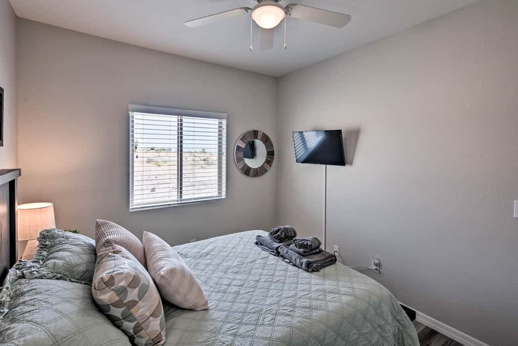 Luxe Home w/ OHV Access, 5 Mi to Lake Mohave!