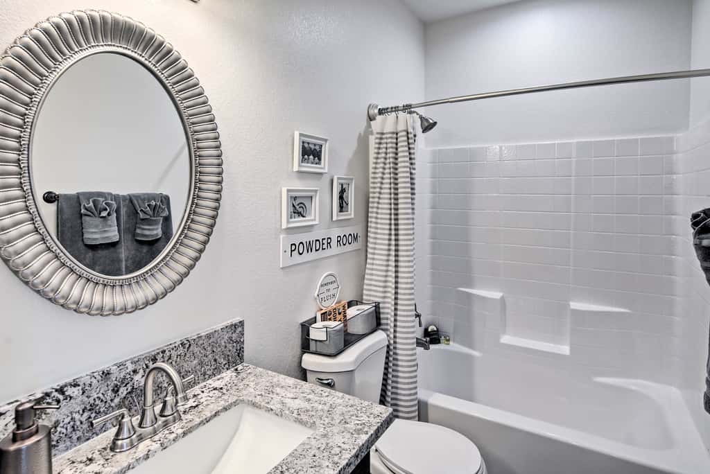 Luxe Home w/ OHV Access, 5 Mi to Lake Mohave!