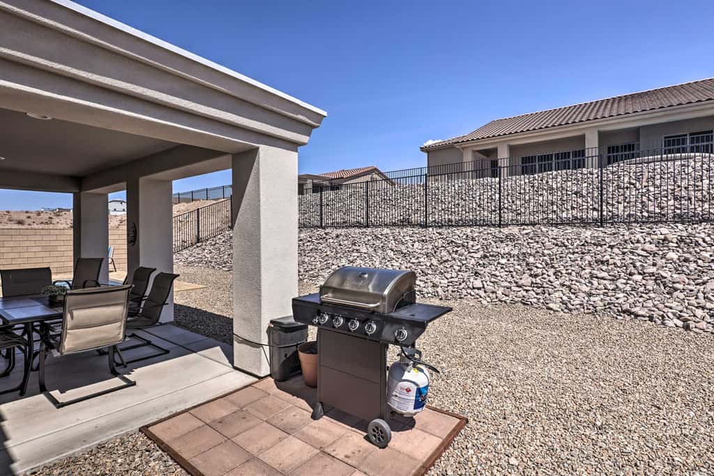 Luxe Home w/ OHV Access, 5 Mi to Lake Mohave!