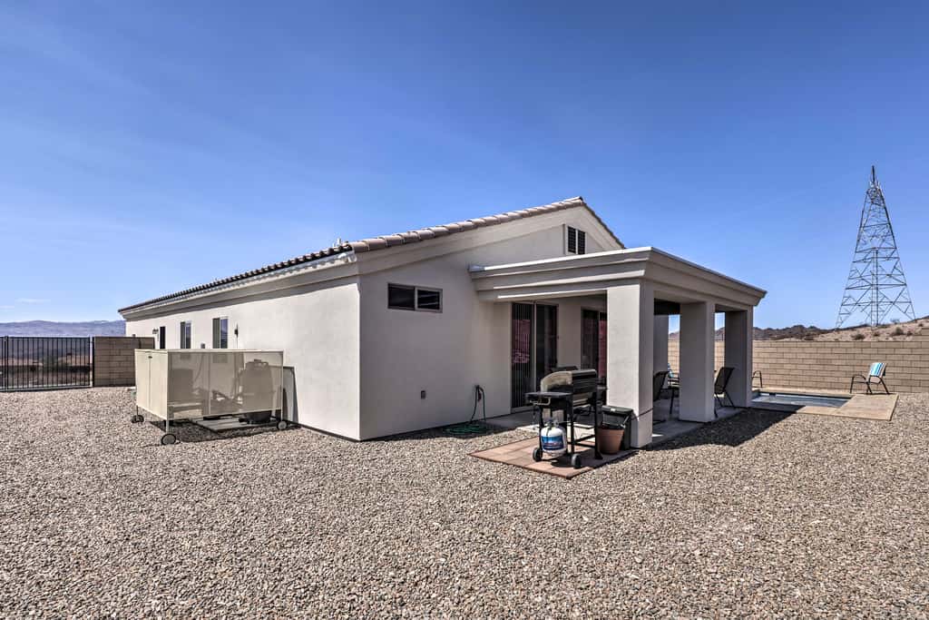 Luxe Home w/ OHV Access, 5 Mi to Lake Mohave!