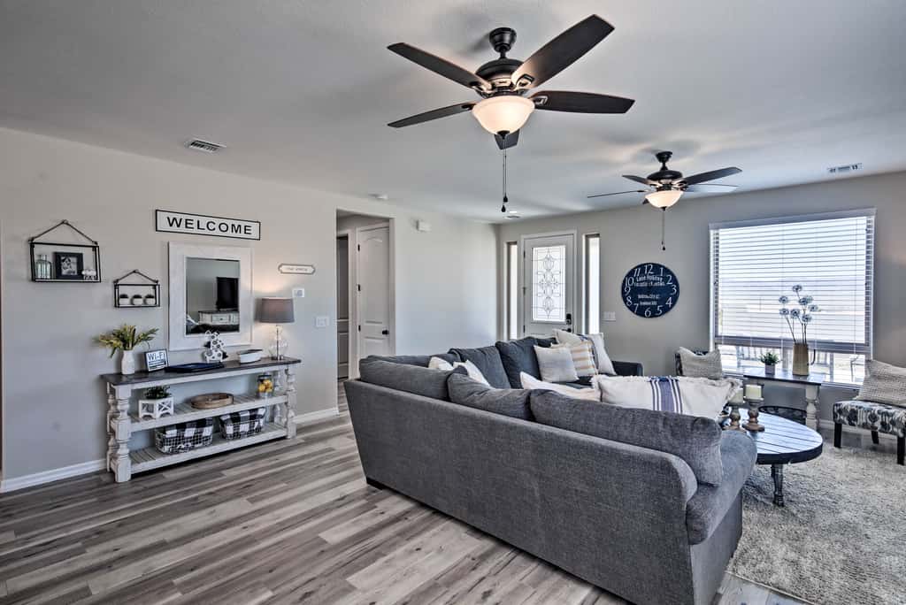 Luxe Home w/ OHV Access, 5 Mi to Lake Mohave!