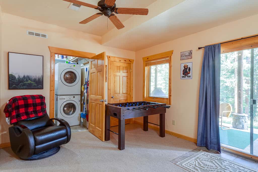 Hot Tub Hideaway w/ Views & Deck in Fairplay!