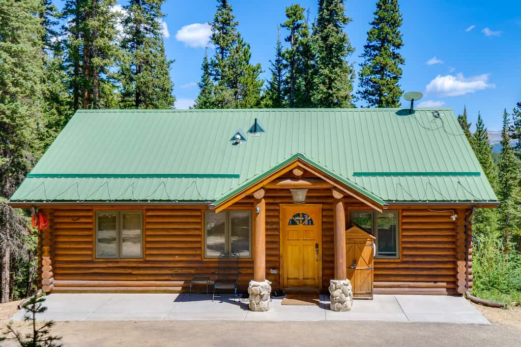 Hot Tub Hideaway w/ Views & Deck in Fairplay!