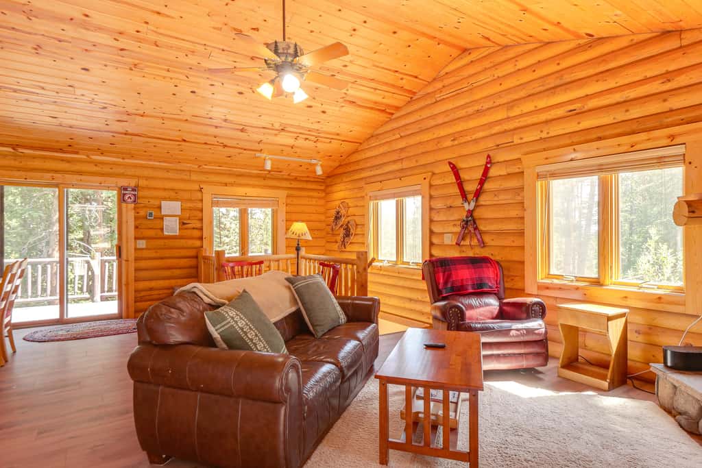 Hot Tub Hideaway w/ Views & Deck in Fairplay!