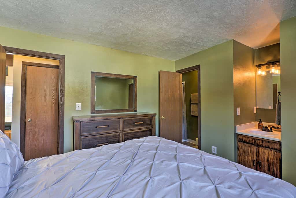 Mtn-View Silverthorne Gem w/ Shared Hot Tub