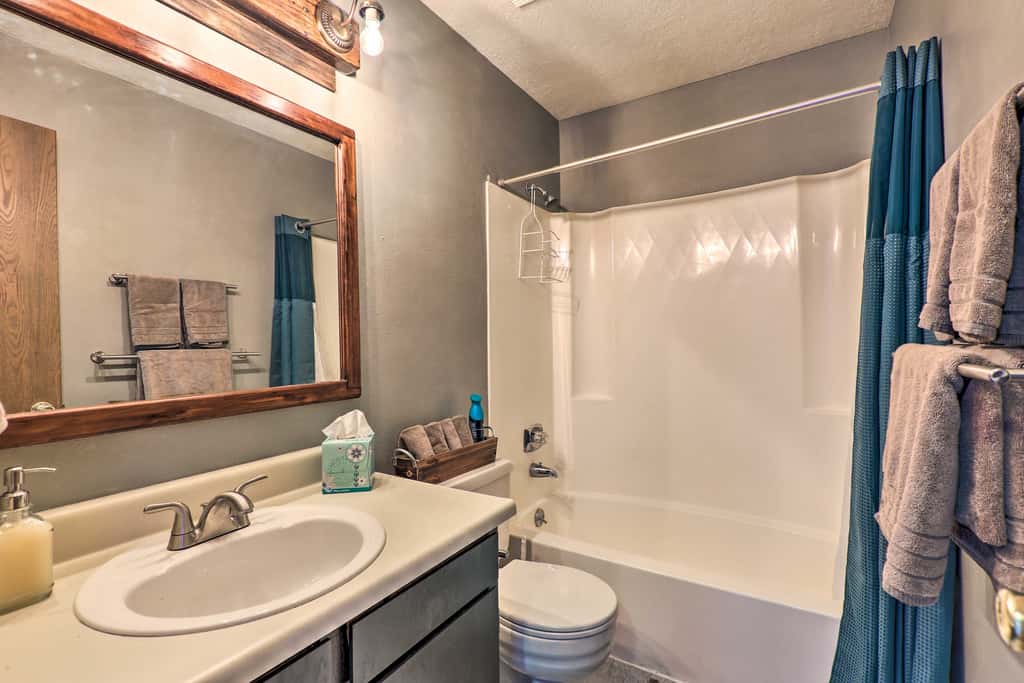 Mtn-View Silverthorne Gem w/ Shared Hot Tub