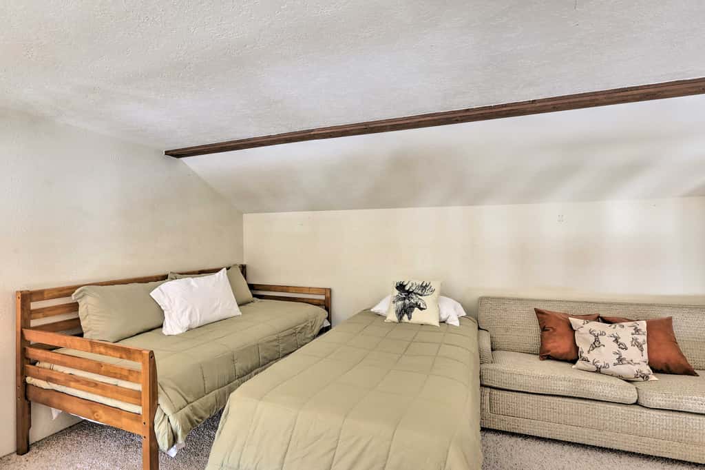 Mtn-View Silverthorne Gem w/ Shared Hot Tub