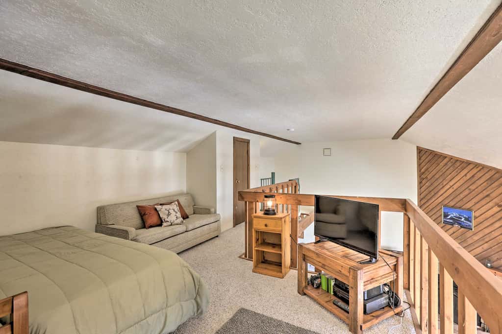 Mtn-View Silverthorne Gem w/ Shared Hot Tub