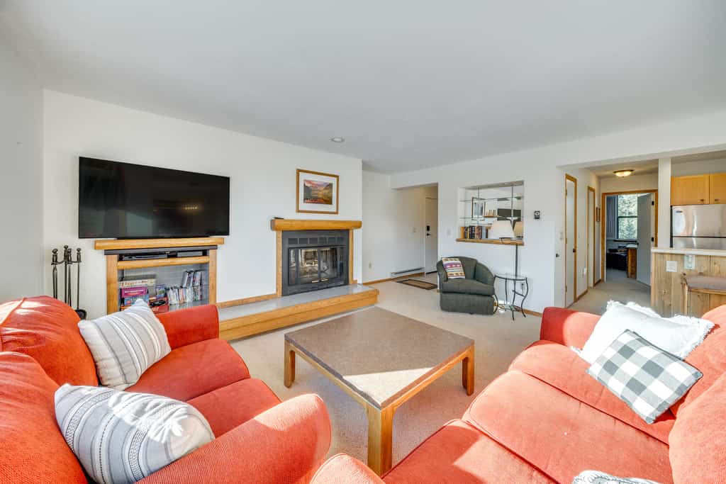 2 Mi to Winter Park Resort: Condo w/ Pool Access!
