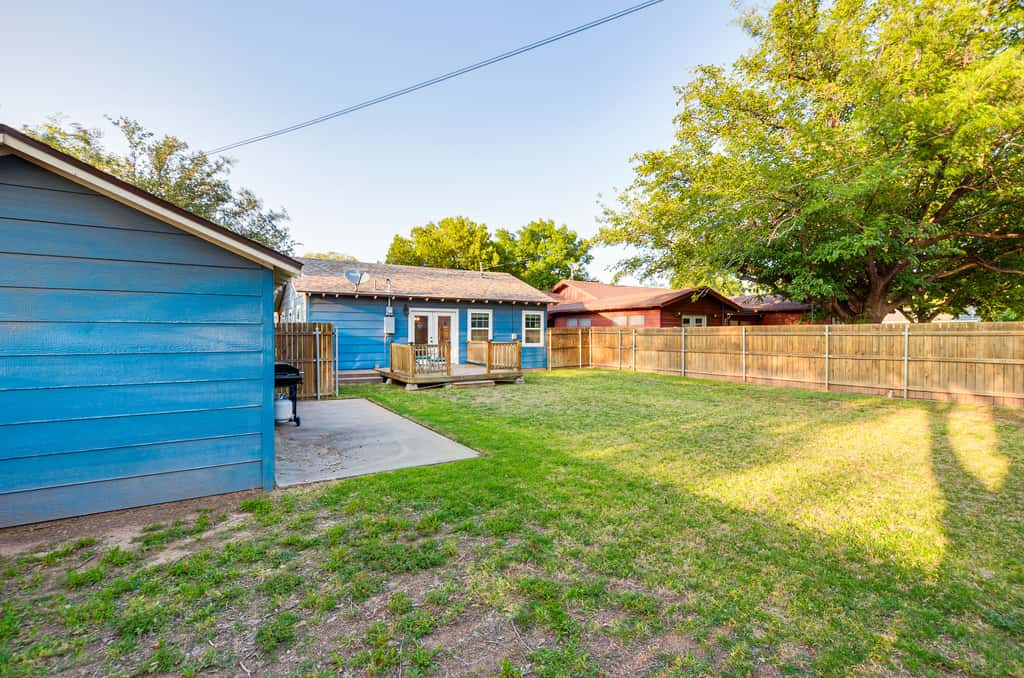 Chic Home ~ 2 Mi to TTU w/ Grill & Yard in Lubbock
