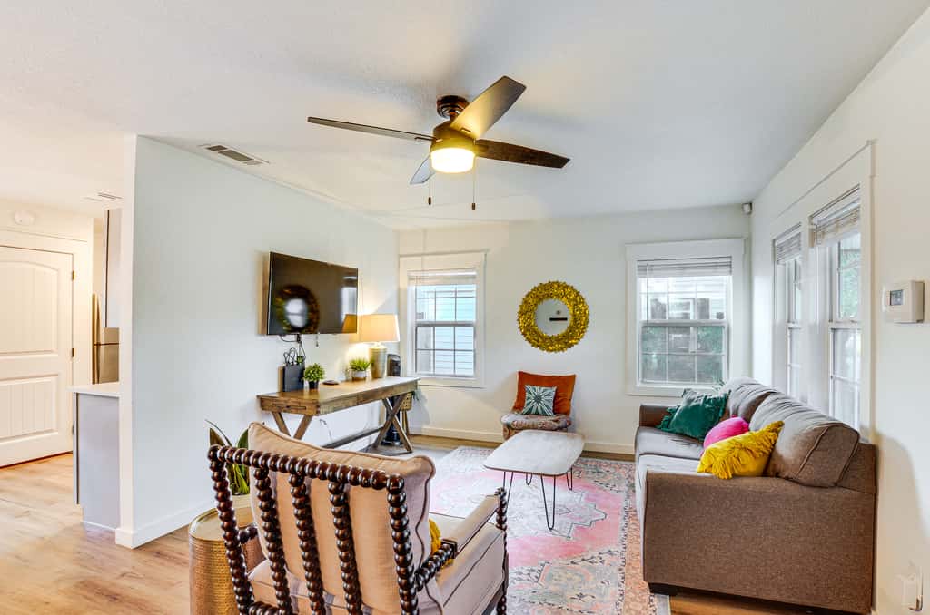 Chic Home ~ 2 Mi to TTU w/ Grill & Yard in Lubbock