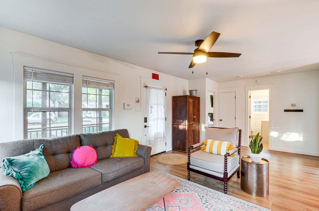 Chic Home ~ 2 Mi to TTU w/ Grill & Yard in Lubbock