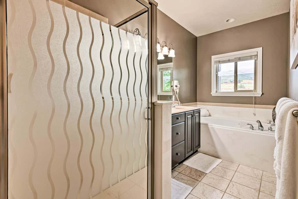 Renovated Condo 8 Miles to Snowbasin Ski Resort!