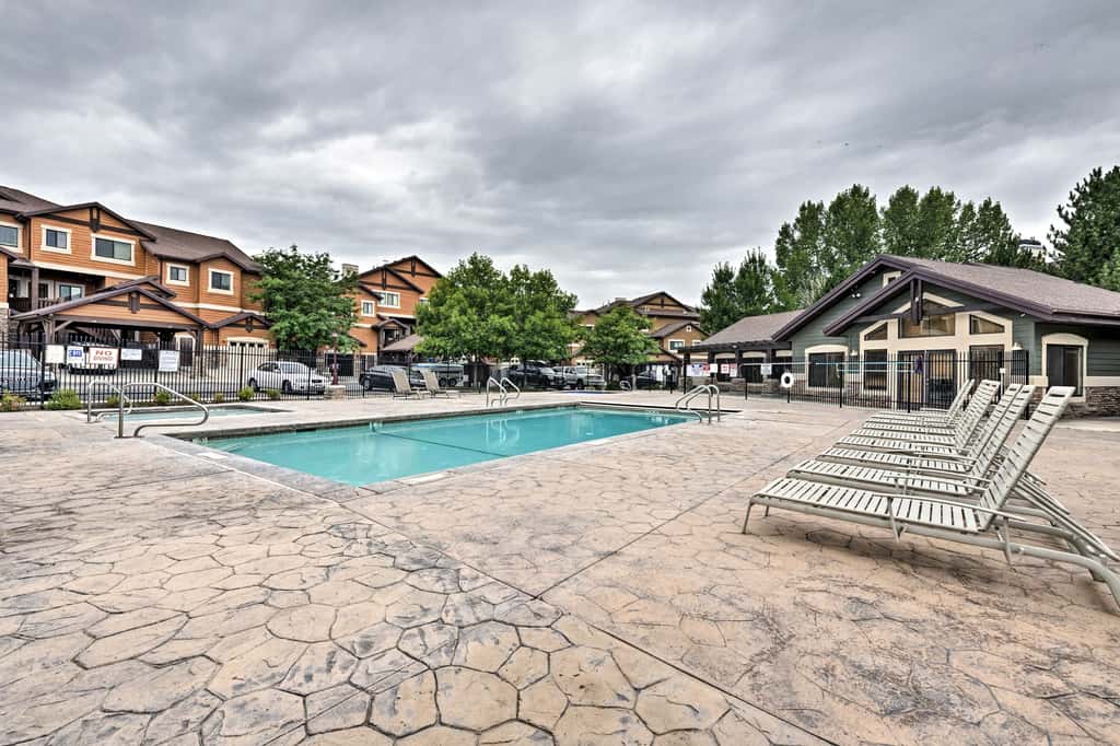 Renovated Condo 8 Miles to Snowbasin Ski Resort!